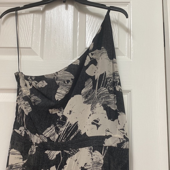 Hi low one shoulder dress - Picture 3 of 4